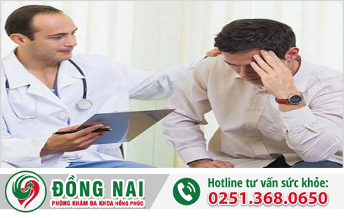 Phun tia máu khi đi cầu – tôi bị làm sao vậy?