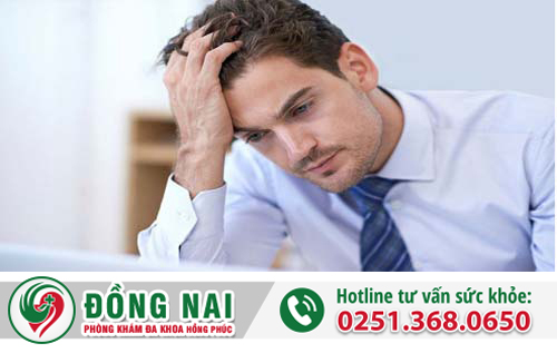 Phun tia máu khi đi cầu – tôi bị làm sao vậy?