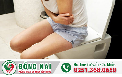 Táo bón nặng gây chảy máu khi đi đại tiện